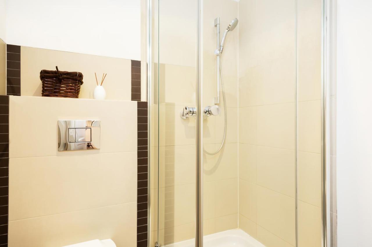 Stars Apartaments City Center By Noclegi Renters Warsaw Exterior photo